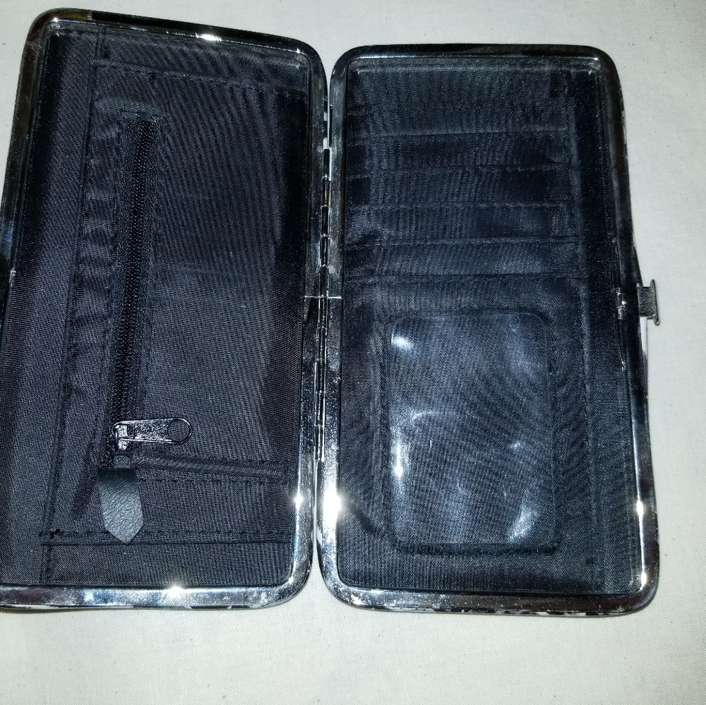 Wallet - Picture 3 of 4